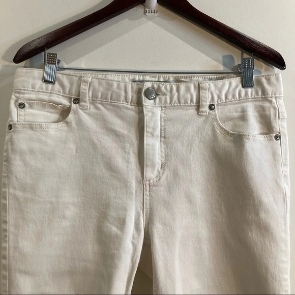 FREE PEOPLE Sz 31 Boyfriend Style Distressed Jeans - Picture 4 of 14